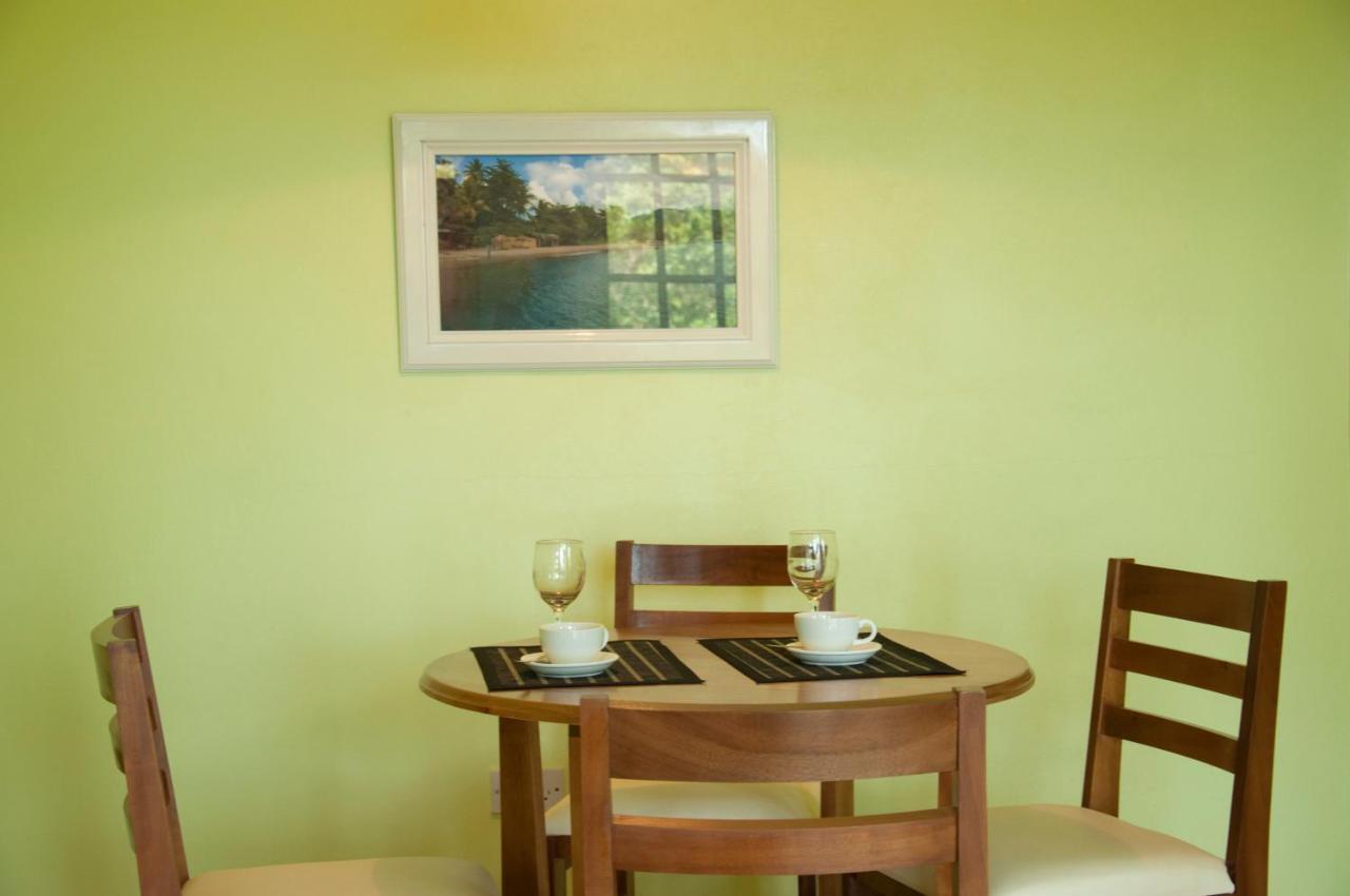 Diamond View Cottages Roseau Room photo